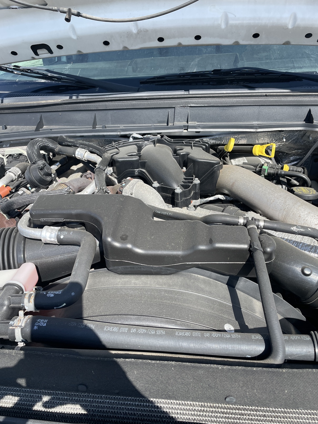 2013 FORD F550 Flatbed Liftgate - Image 22